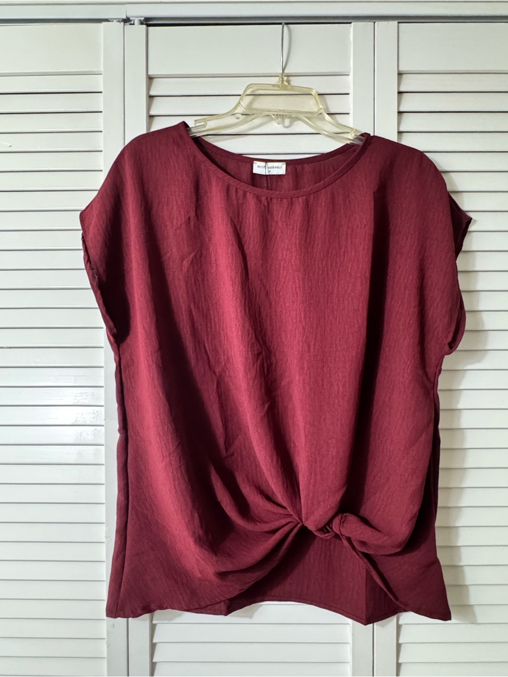 Knot-Front Short Sleeve Blouse in Burgundy